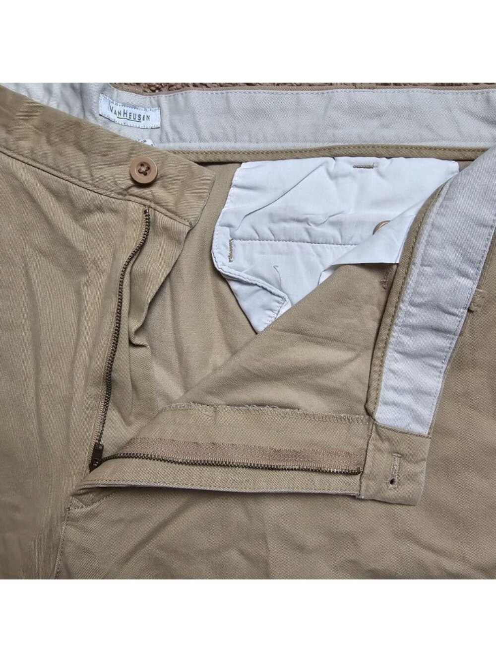 NWT Van Heusen Chino Shorts Mens 44 44x10 Tan Flat Front Cotton Casual - Picture 4 of 8